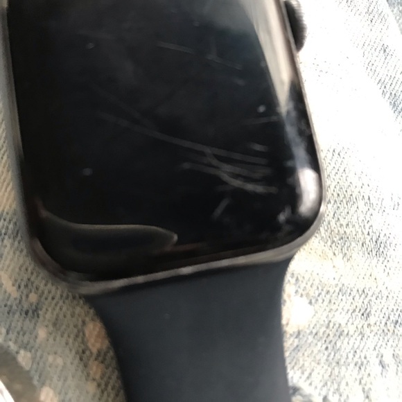 Apple Watch SE (2022) (GPS + Cellular, 44mm) - Midnight Aluminum - Picture 5 of 7